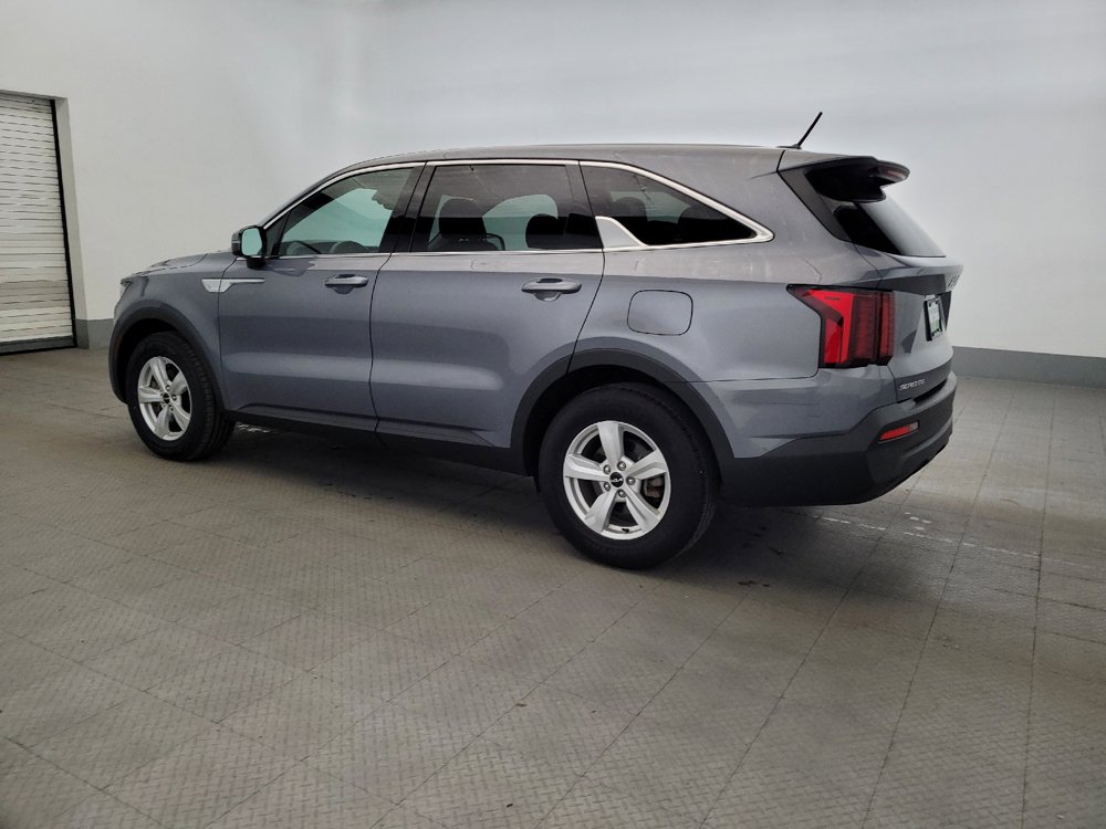 Used 2023 Kia Sorento LX FWD image 3