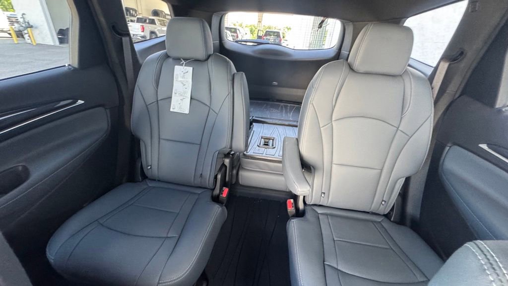 Used 2024 Buick Enclave Essence FWD image 26