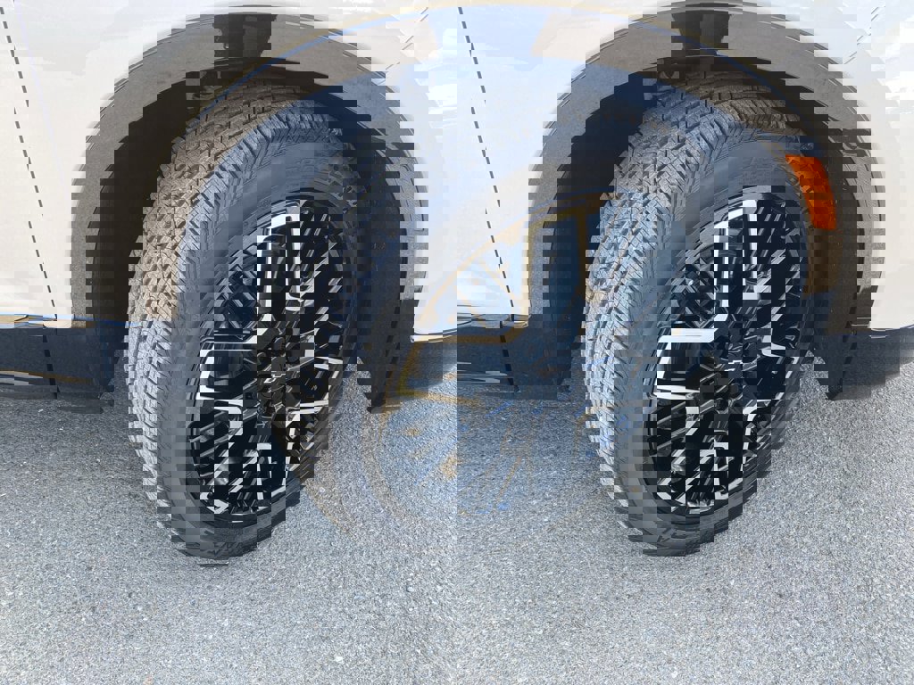 Used 2023 Chevrolet Blazer RS w/ Driver Confidence II Package image 6