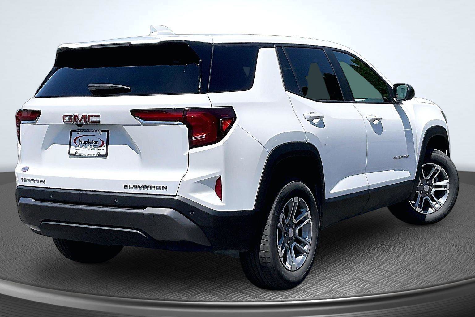 Used 2026 GMC Terrain Elevation FWD image 2