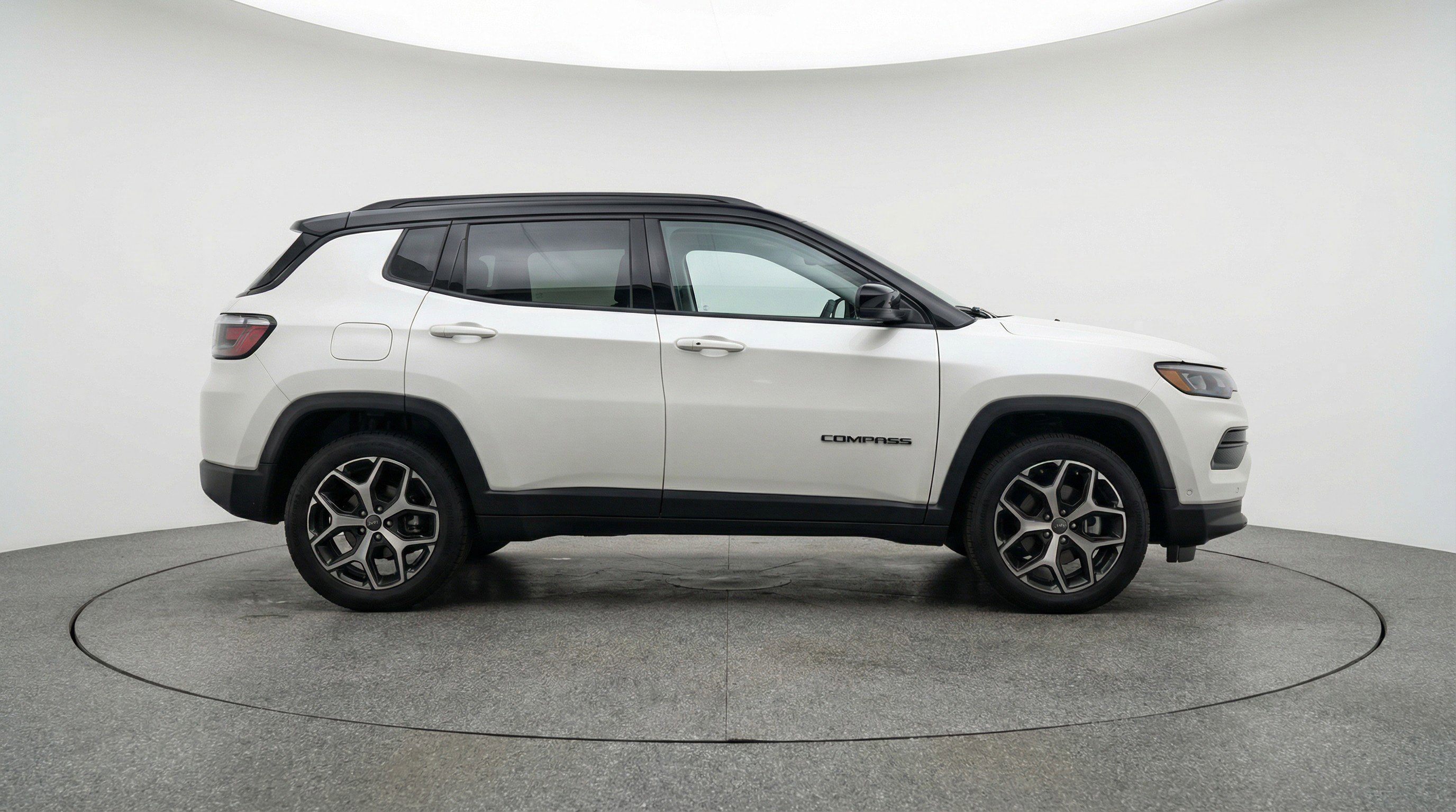 Used 2025 Jeep Compass Limited AWD/4WD image 11