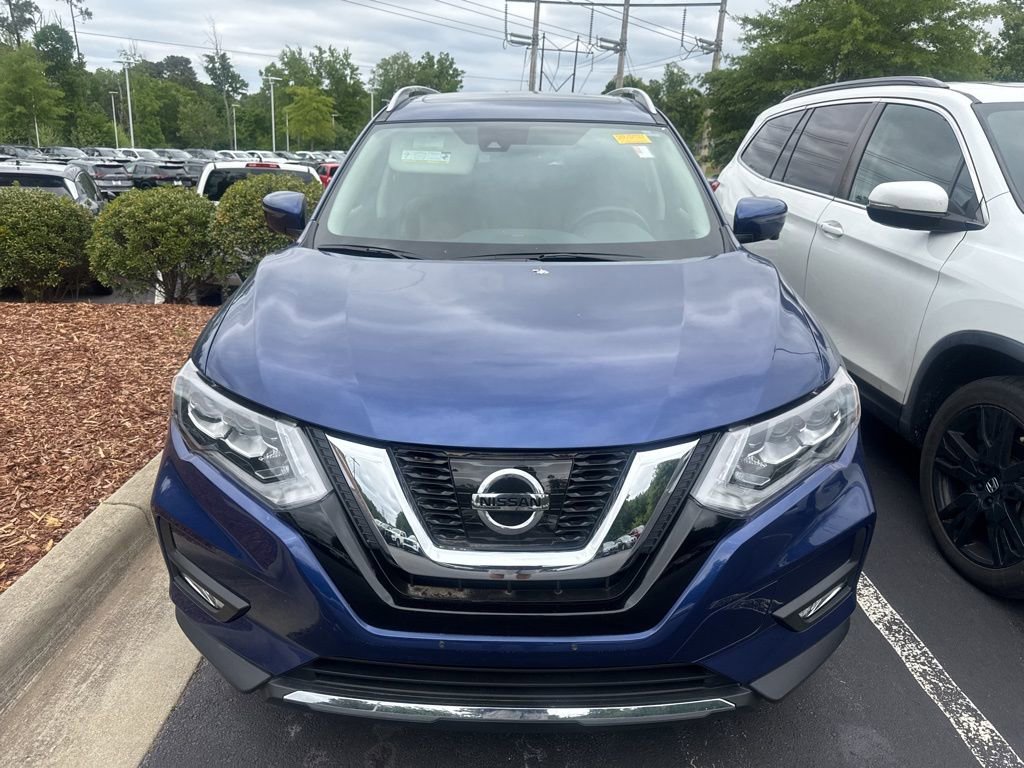 Used 2017 Nissan Rogue SL w/ SL Premium Package AWD/4WD image 2