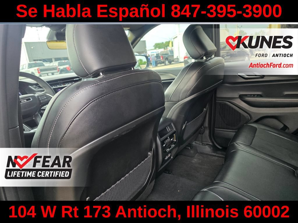 Used 2025 Jeep Grand Cherokee Altitude AWD/4WD image 26