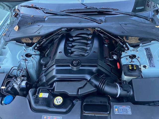 Used 2005 Jaguar XJ8 image 11