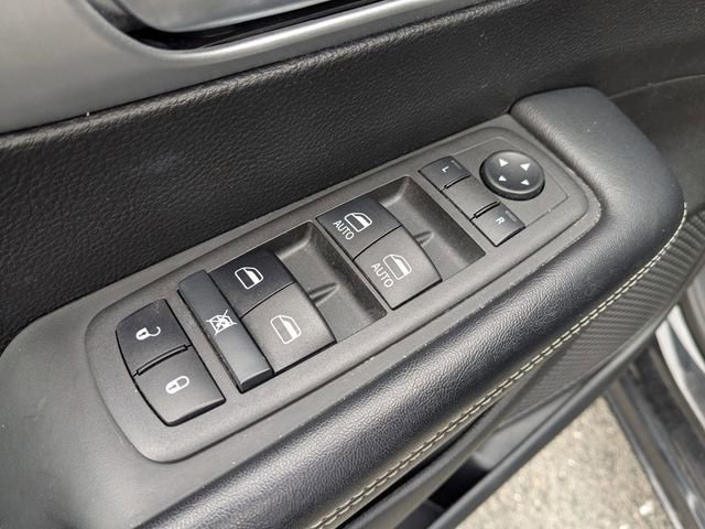 Certified 2022 Chrysler Pacifica Touring-L w/ S Appearance Package AWD/4WD image 11