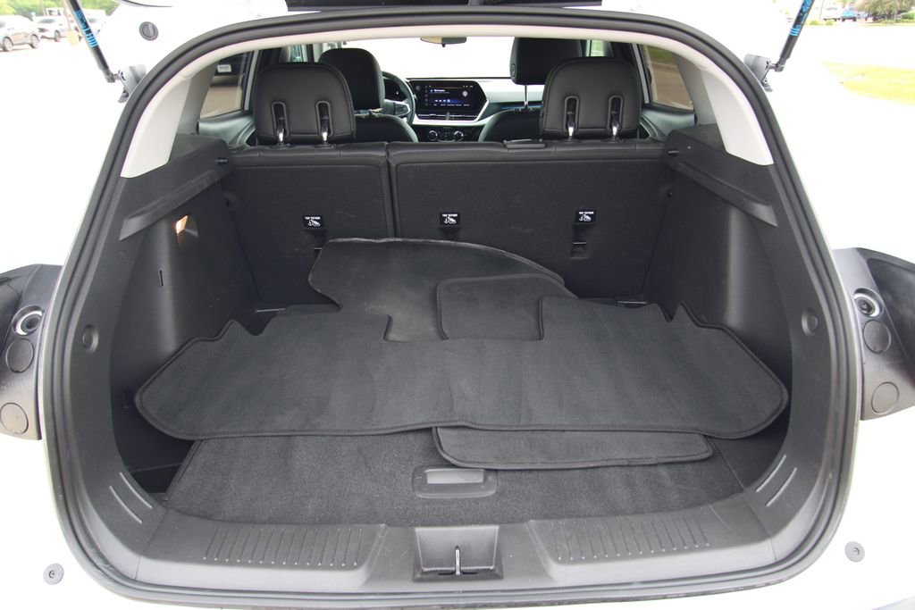 Used 2024 Chevrolet Trax LT w/ Driver Confidence Package FWD image 14