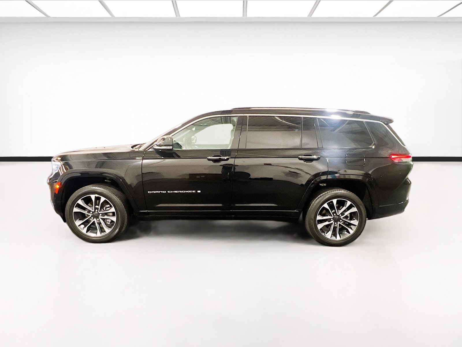 Used 2023 Jeep Grand Cherokee L Overland AWD/4WD image 25