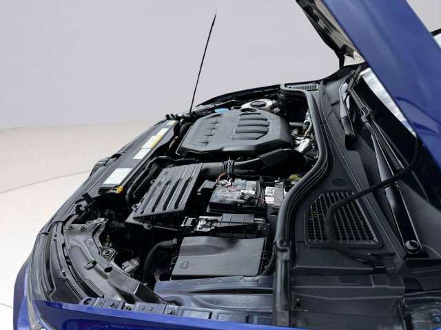 Used 2022 Volkswagen Golf R image 64