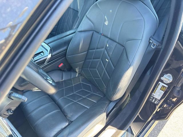 Used 2025 BMW 740i xDrive AWD/4WD image 25