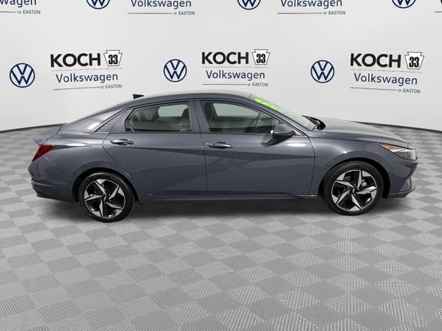 Used 2023 Hyundai Elantra SEL w/ Convenience Package FWD image 9