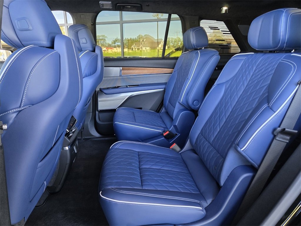 New 2026 Cadillac Vistiq Premium Luxury image 10