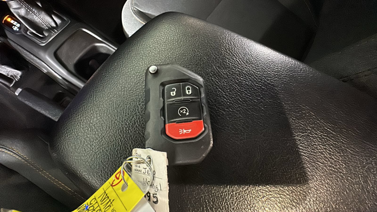 Used 2024 Jeep Wrangler Unlimited w/ Convenience Group AWD/4WD image 24