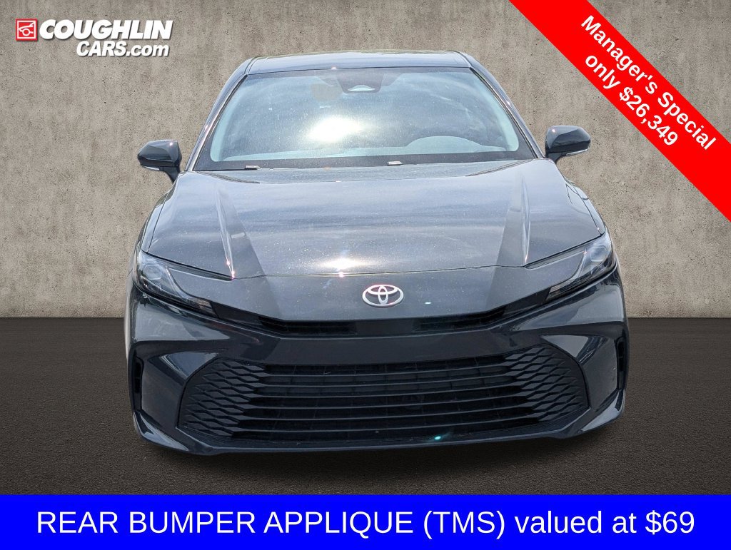 Used 2025 Toyota Camry LE AWD/4WD image 4
