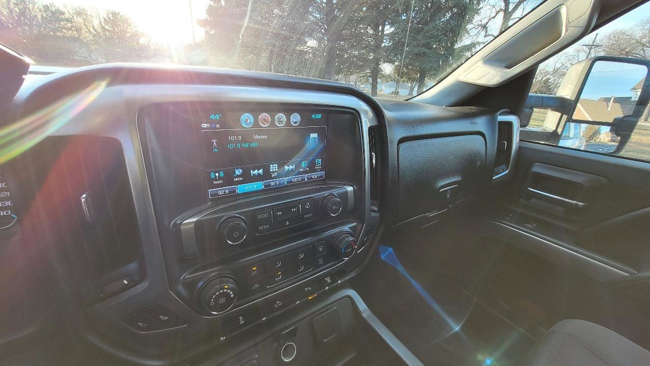 Used 2017 Chevrolet Silverado 2500 LT AWD/4WD image 12