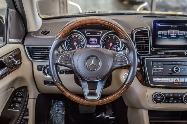 Used 2017 Mercedes-Benz GLS 550 4MATIC image 34