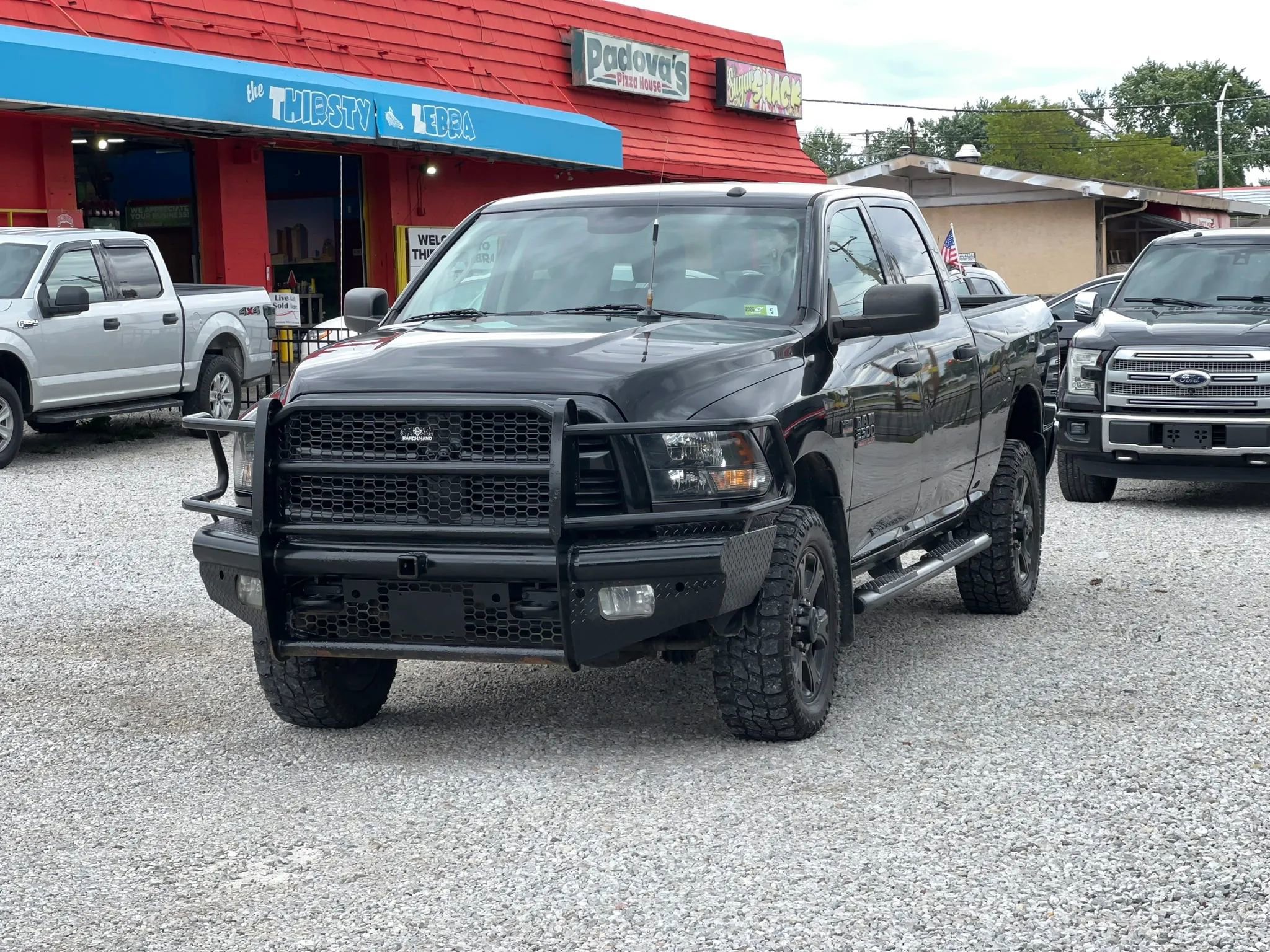 Used 2016 RAM 2500 SLT w/ Black Appearance Group AWD/4WD image 3