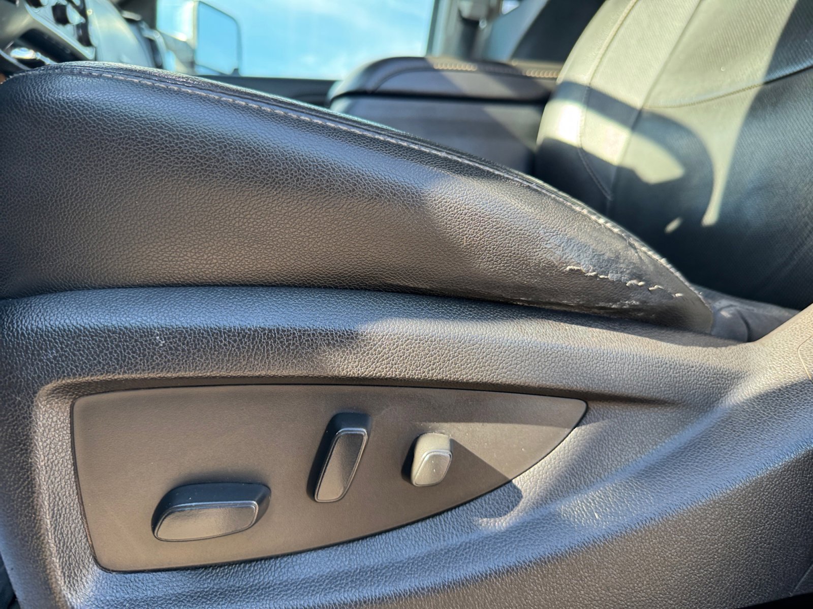 Used 2018 Chevrolet Silverado 3500 LTZ image 15