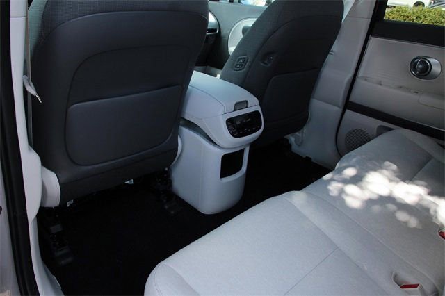 New 2026 Hyundai Ioniq 9 SE image 16