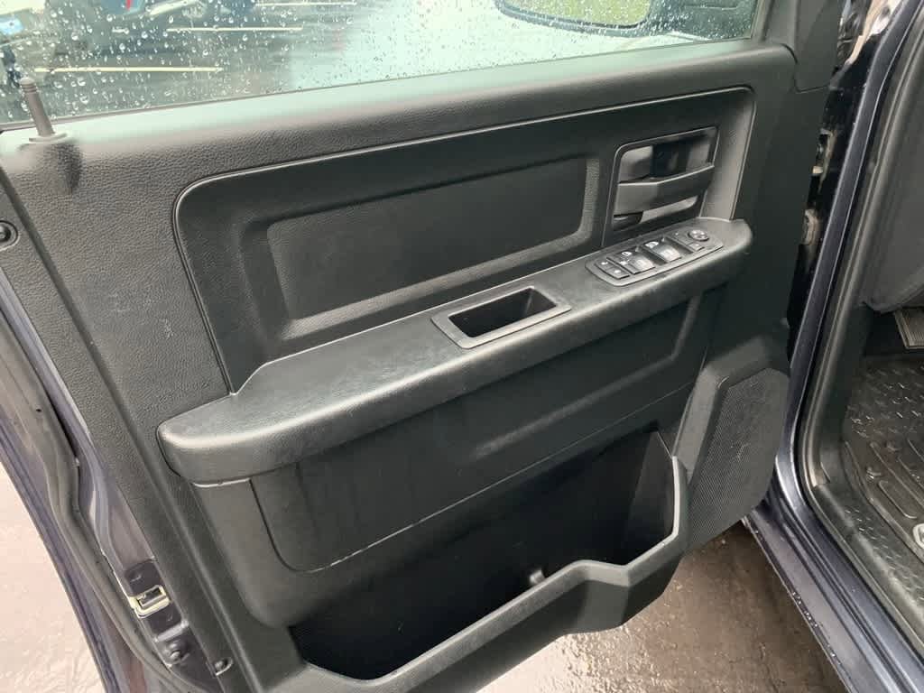 Used 2018 RAM 1500 Express AWD/4WD image 22