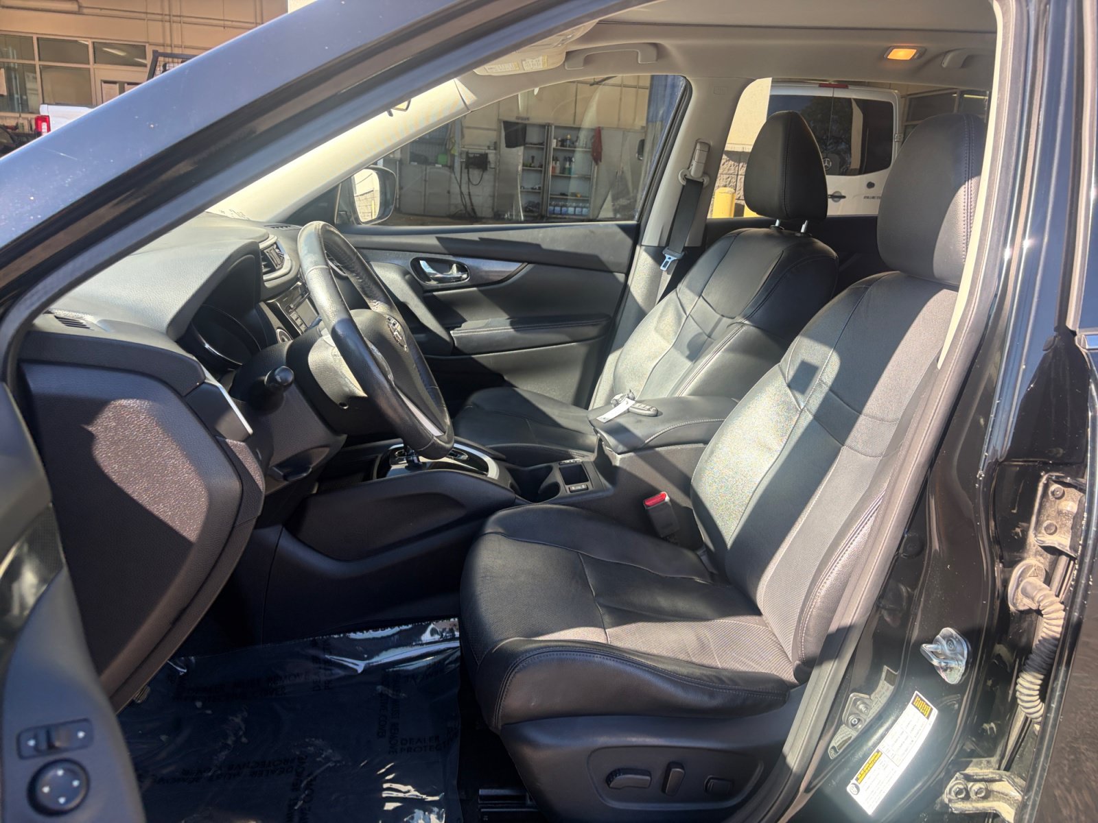 Used 2015 Nissan Rogue SL w/ SL Premium Package AWD/4WD image 24
