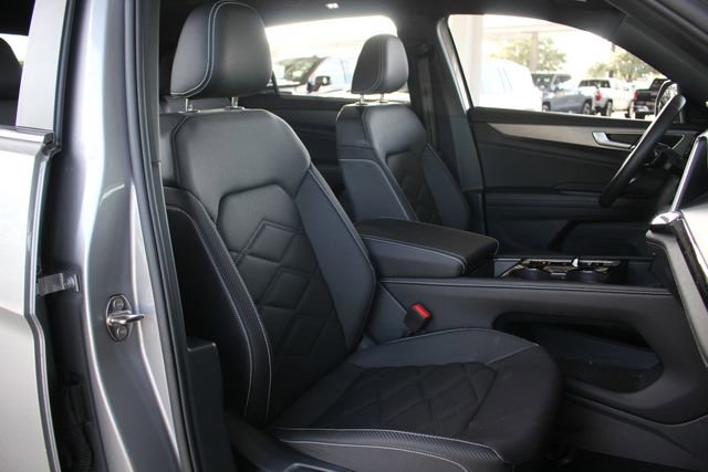 Used 2025 Volkswagen Atlas Cross Sport SE w/ Panoramic Sunroof Package image 27