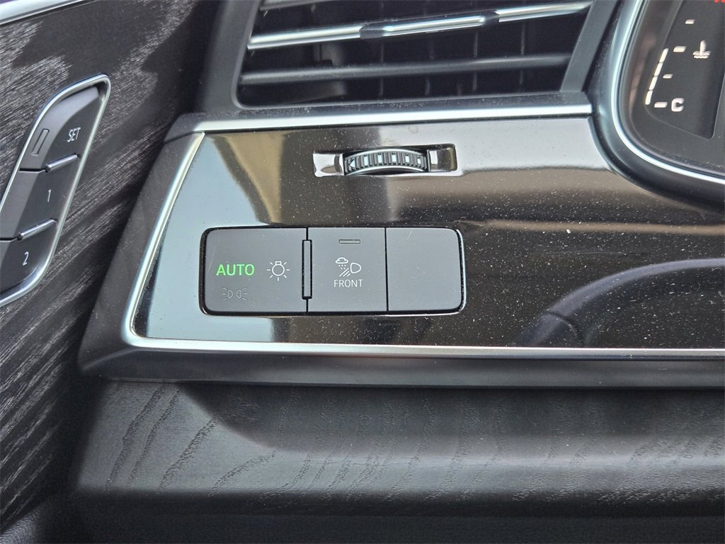 Used 2022 Audi Q8 Premium Plus image 25