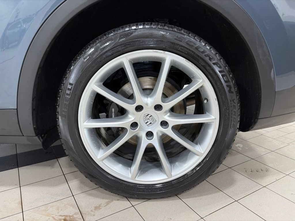 Used 2020 Porsche Cayenne AWD/4WD image 23