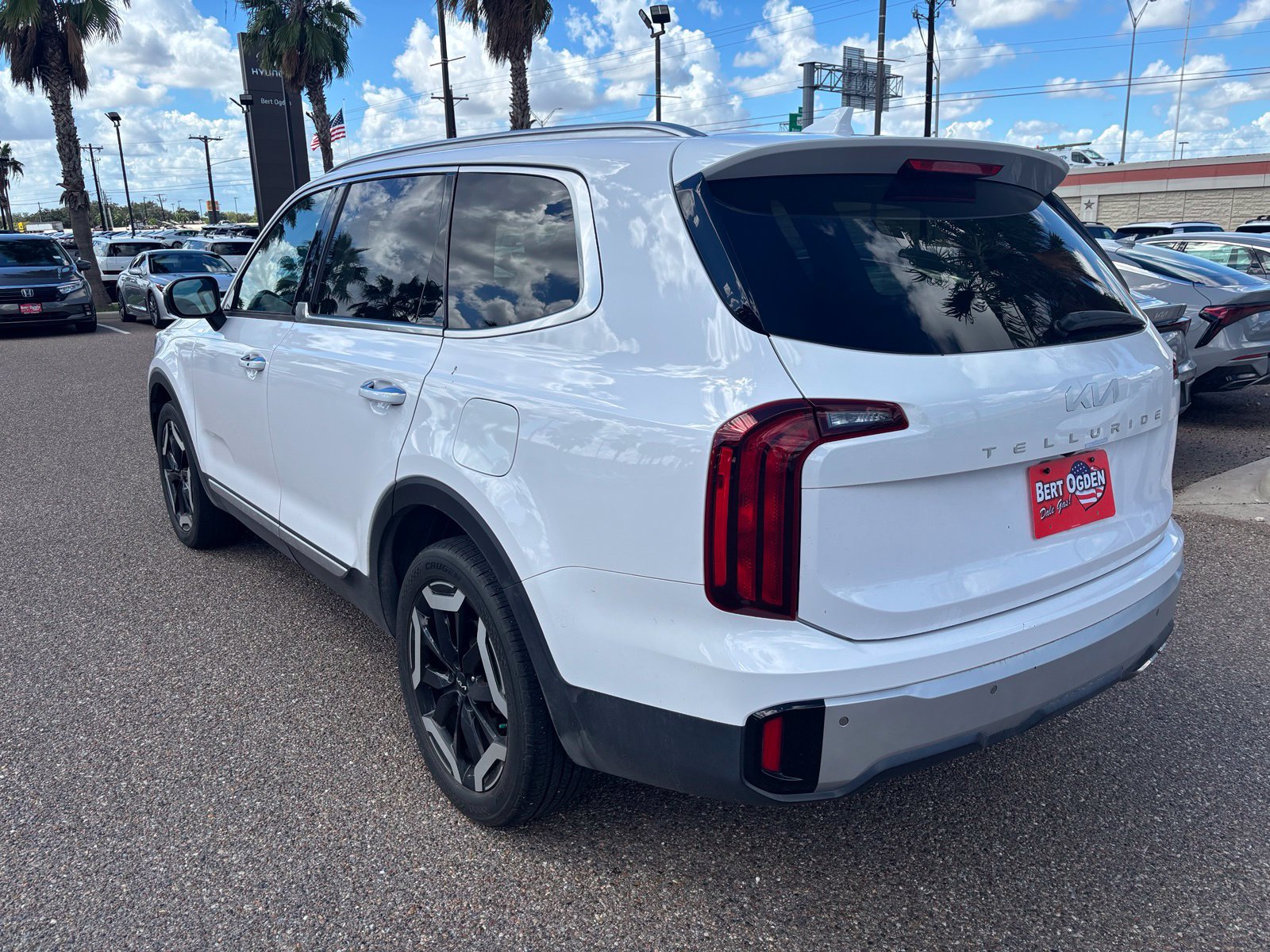 Used 2024 Kia Telluride S w/ S Sunroof Package FWD image 4