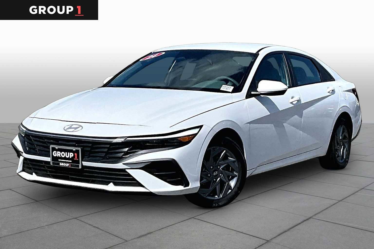 Used 2024 Hyundai Elantra Blue FWD image 1
