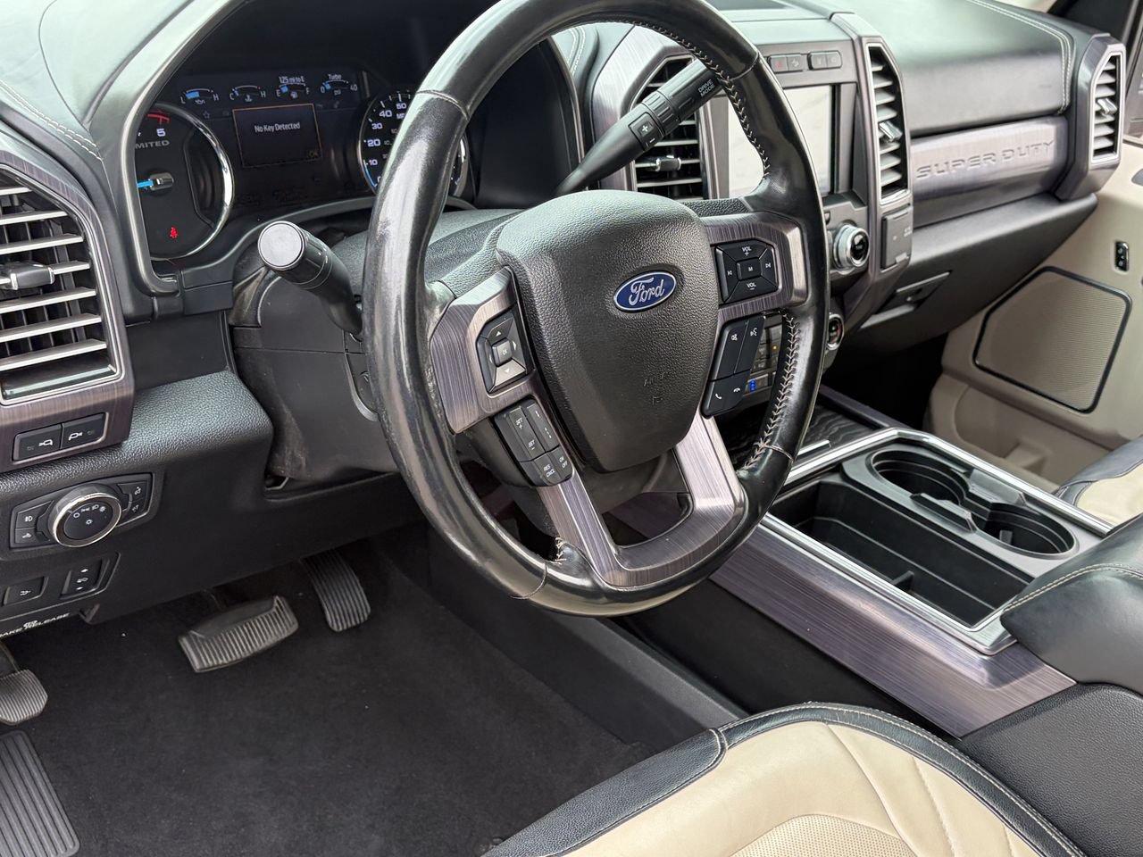 Used 2020 Ford F350 Limited AWD/4WD image 24