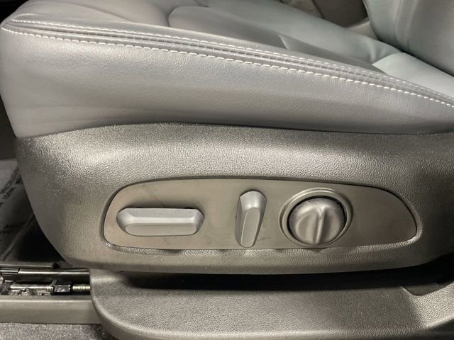 Used 2023 Buick Enclave Essence w/ Sport Touring Edition image 12