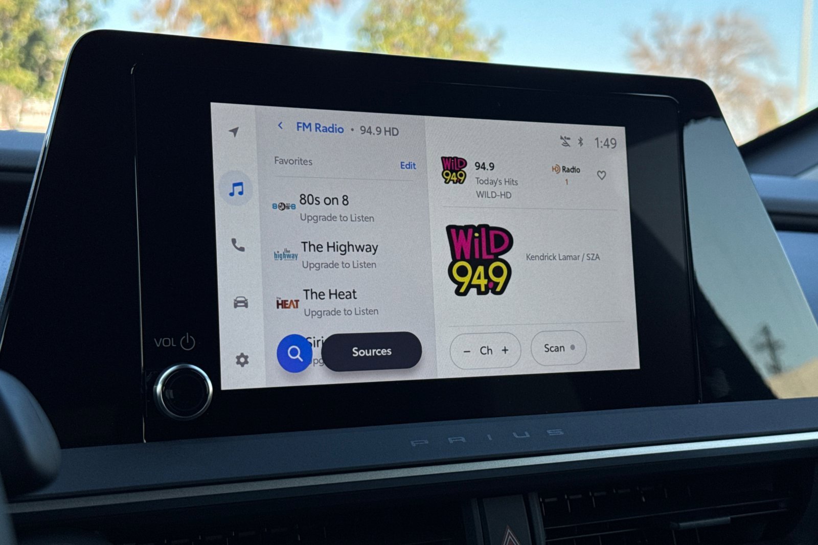 Certified 2025 Toyota Prius LE image 23