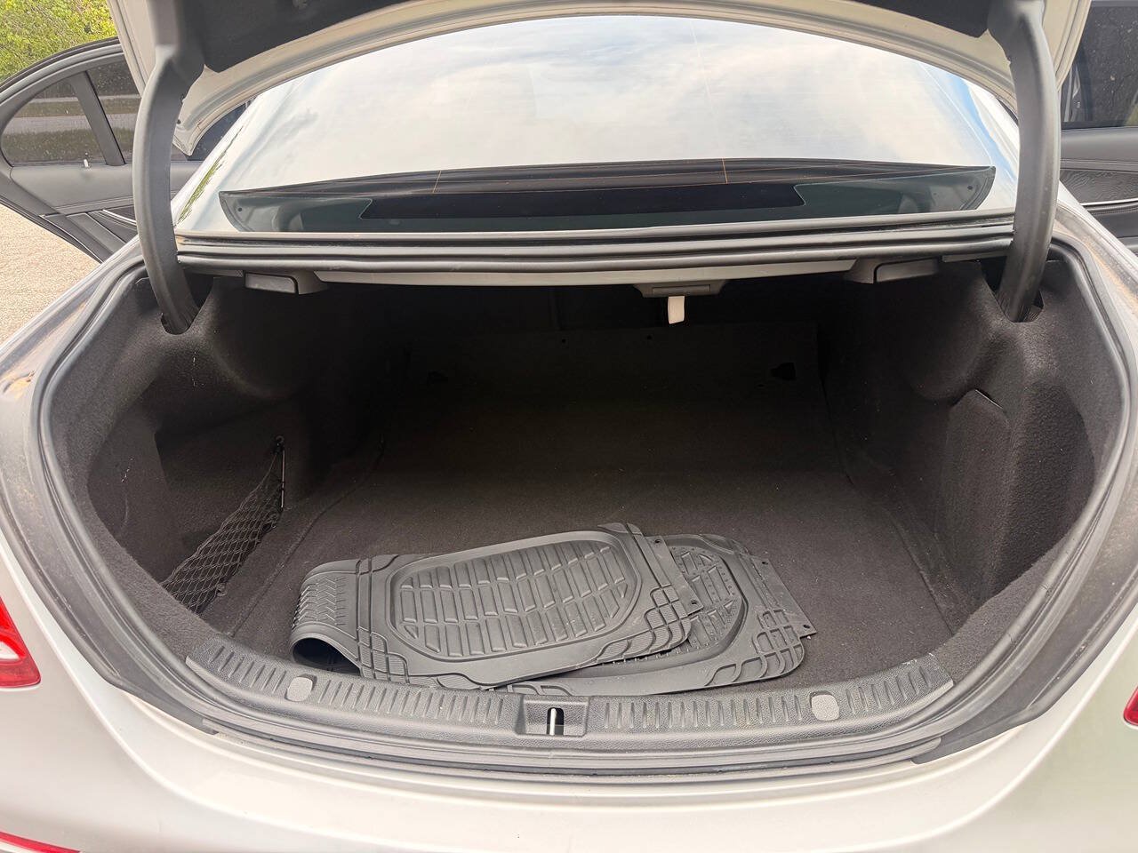 Used 2019 Mercedes-Benz E 300 4MATIC image 18