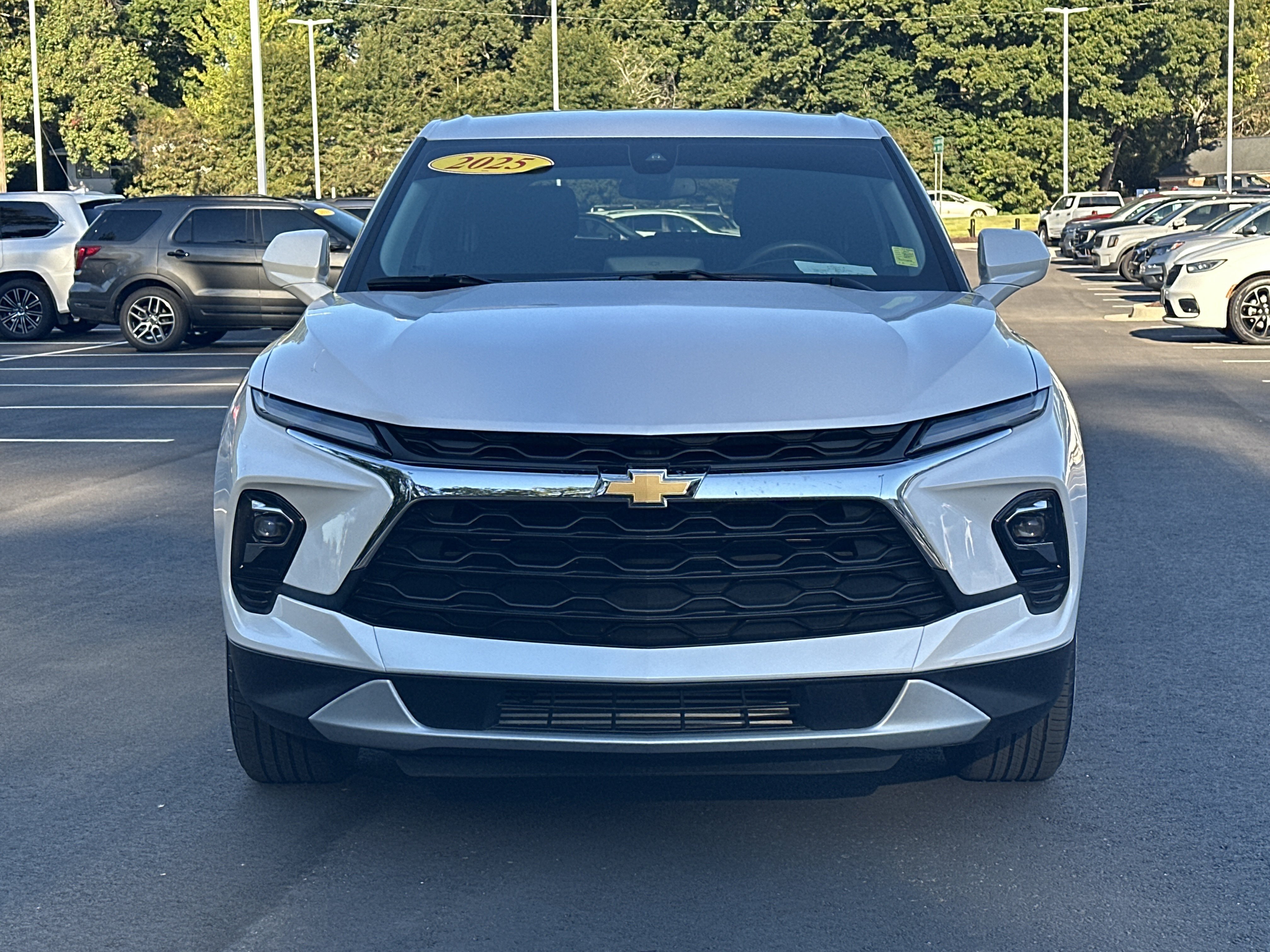 Used 2025 Chevrolet Blazer LT w/ Driver Confidence Package FWD image 3