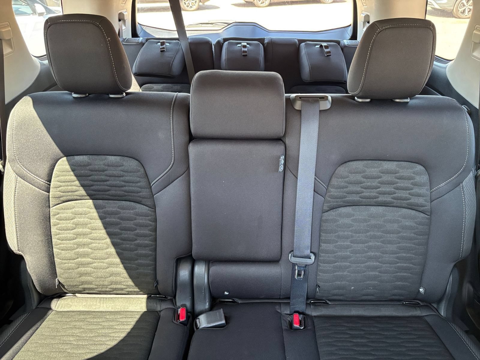 Used 2025 Nissan Pathfinder SV FWD image 40