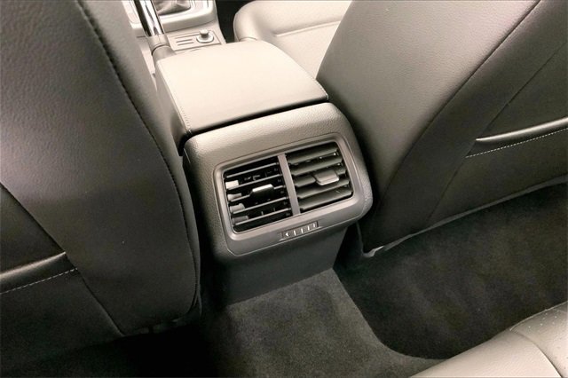 Used 2017 Volkswagen Golf 4-Door image 34