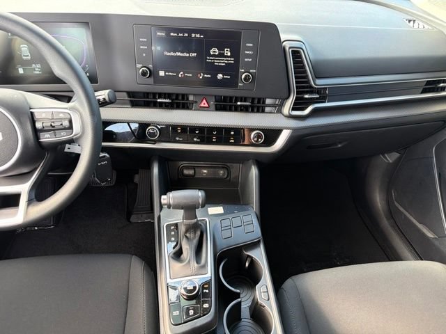 Used 2025 Kia Sportage LX FWD image 17