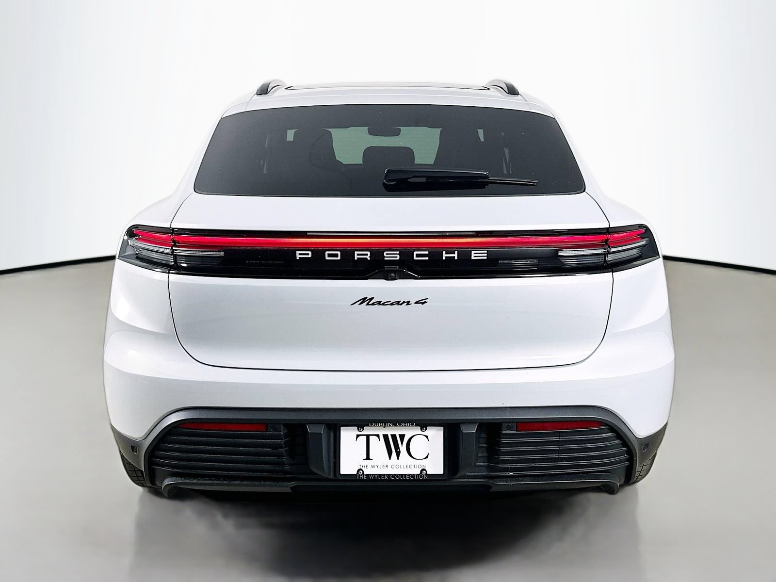 New 2026 Porsche Macan 4 Electric AWD/4WD image 6