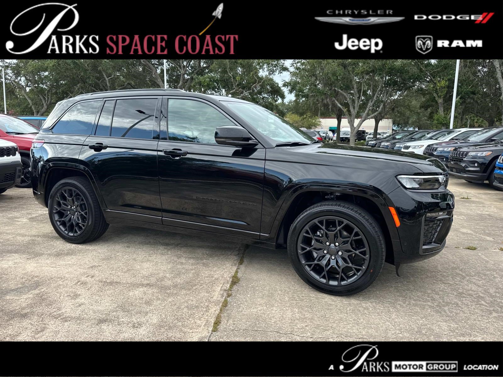 New 2026 Jeep Grand Cherokee Summit w/ Obsidian Package AWD/4WD image 1