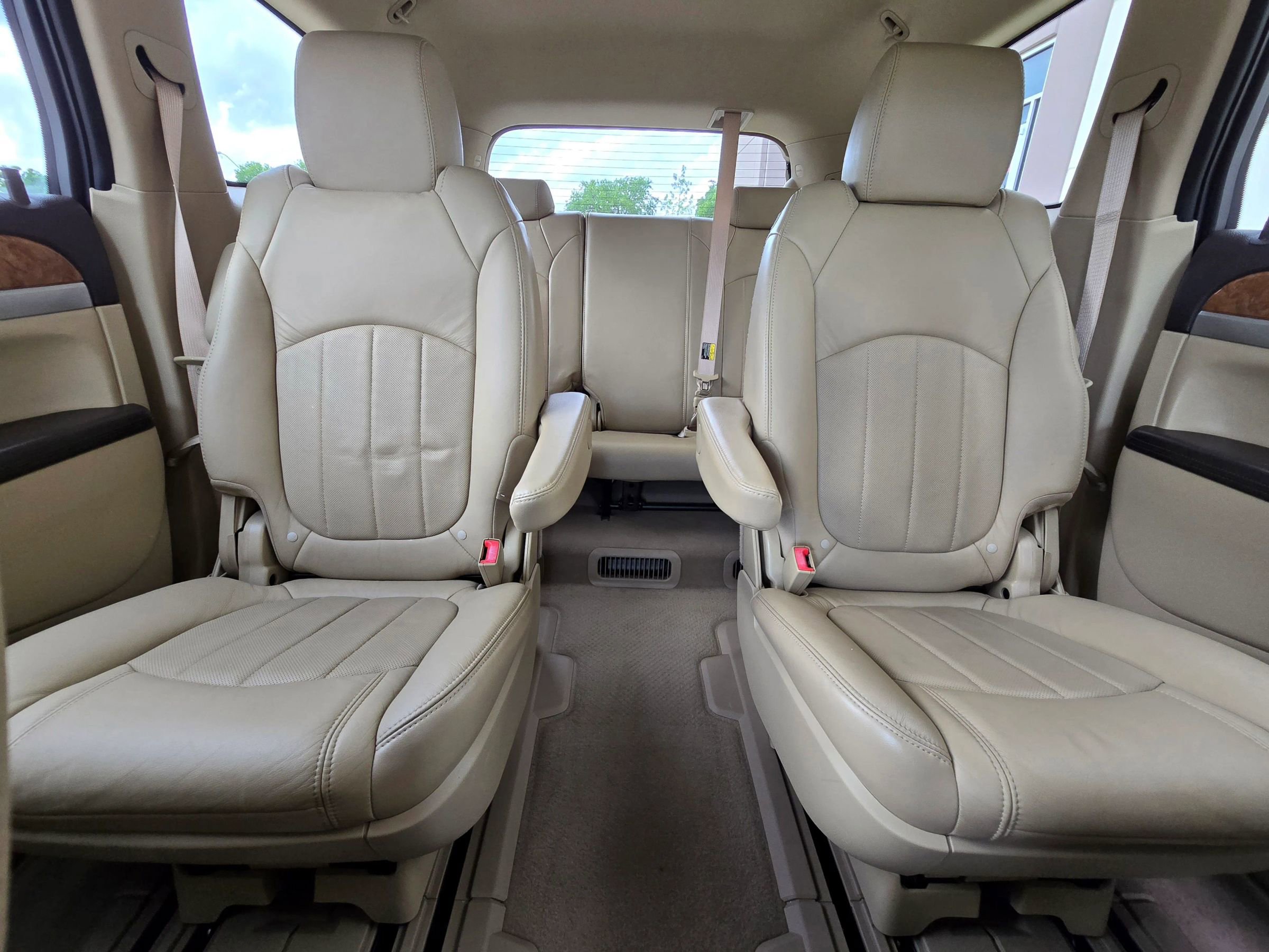 Used 2011 Buick Enclave CXL FWD image 41