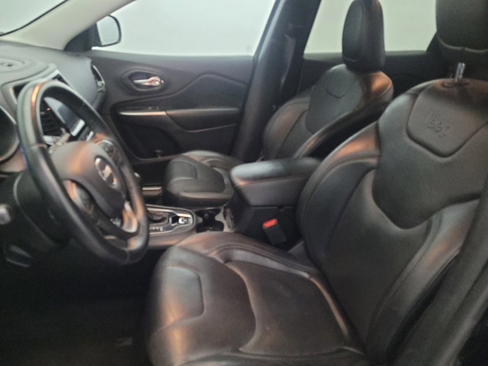 Used 2019 Jeep Cherokee Limited image 17