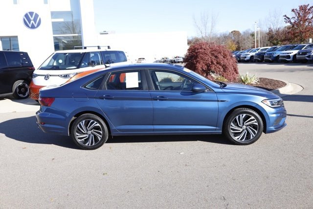 Used 2021 Volkswagen Jetta SEL image 2