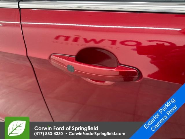 Used 2015 Ford Escape Titanium image 9