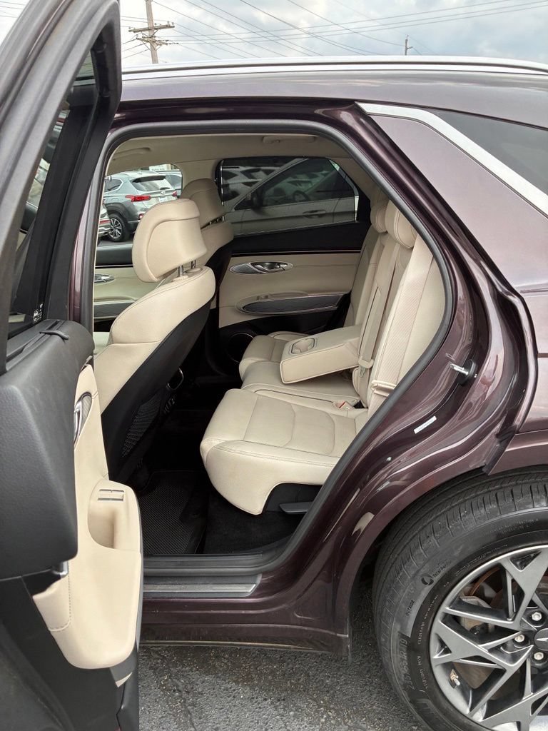 Used 2022 Genesis GV70 2.5T w/ Advanced Package AWD/4WD image 25