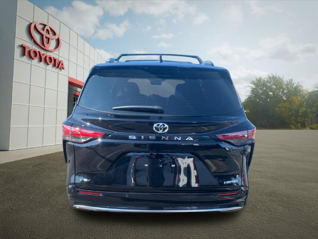 New 2026 Toyota Sienna Limited FWD image 4