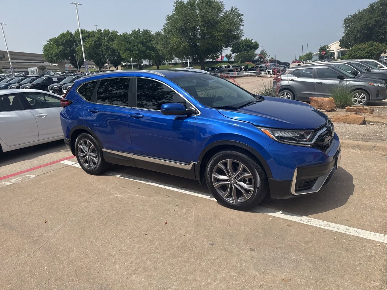 Used 2021 Honda CR-V Touring image 2