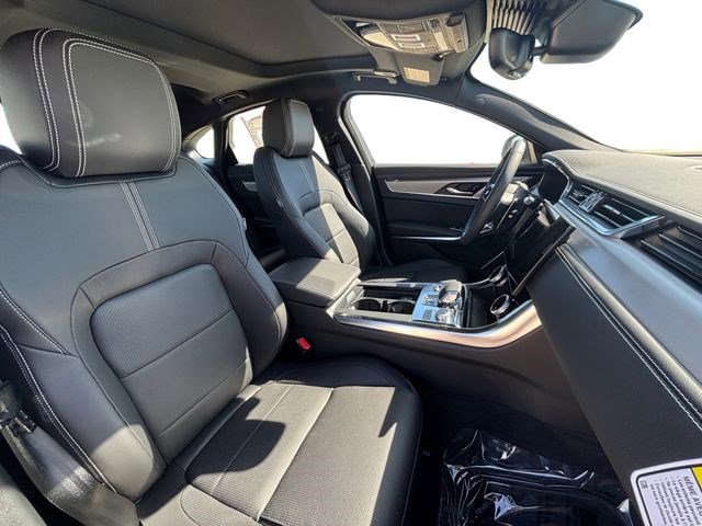 New 2024 Jaguar XF R-Dynamic SE AWD/4WD image 17