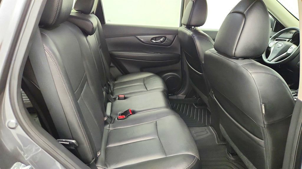 Used 2016 Nissan Rogue SL image 23