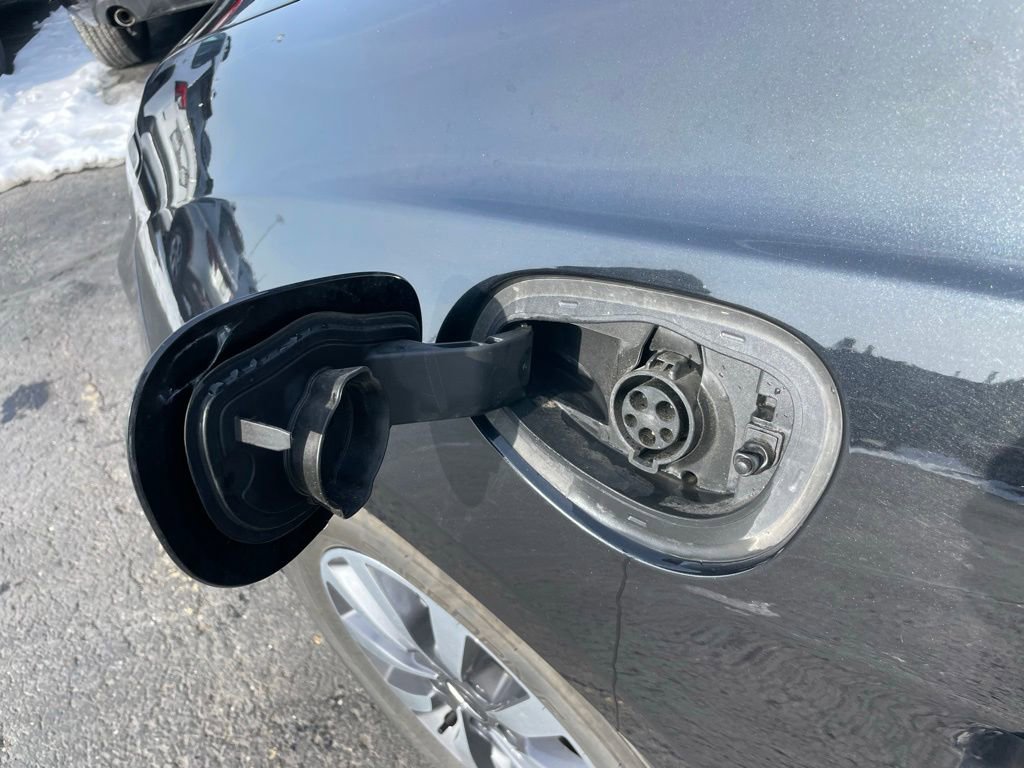 Used 2024 Chrysler Pacifica Select image 59