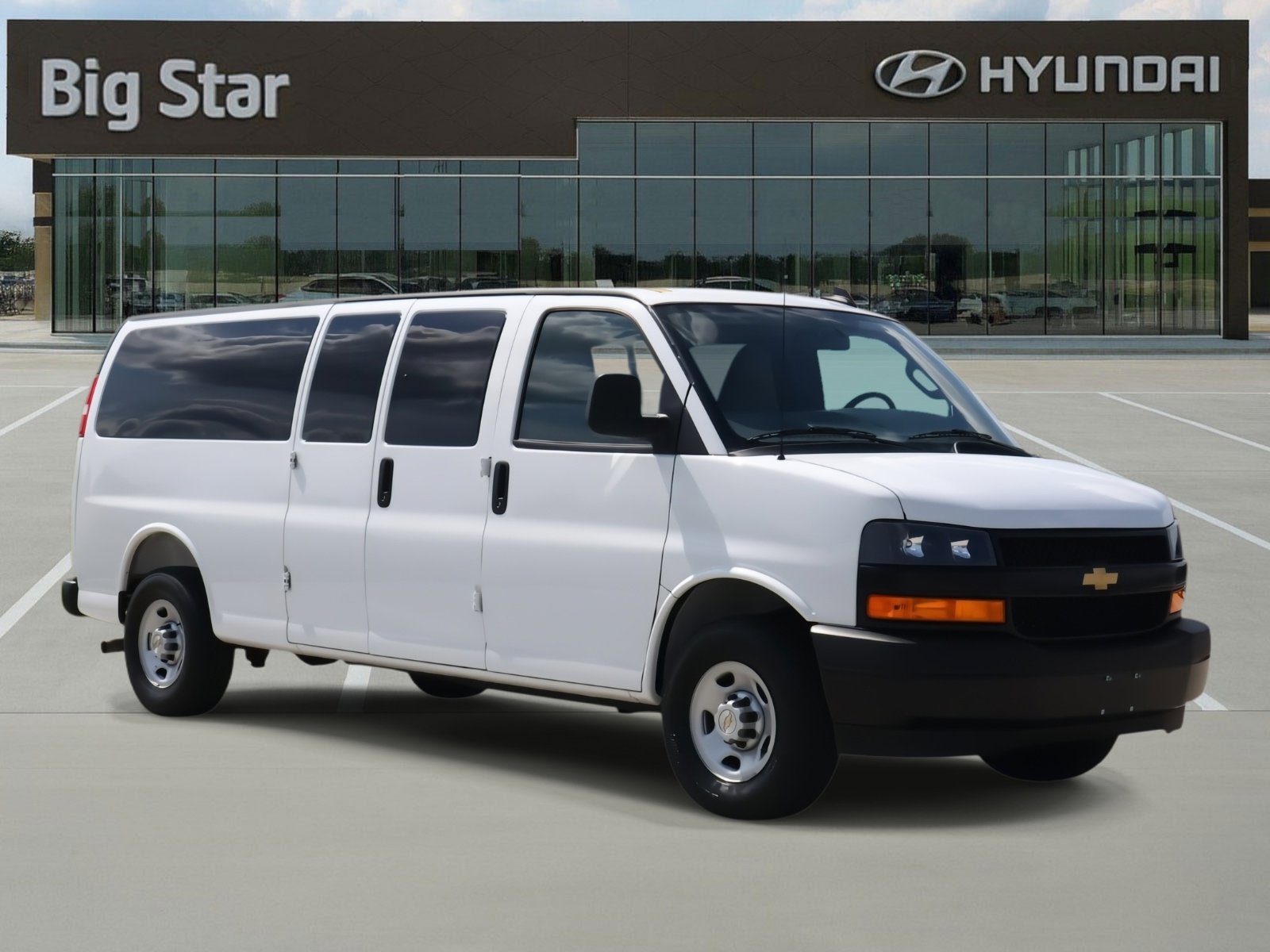 Used 2025 Chevrolet Express 3500 LS image 6
